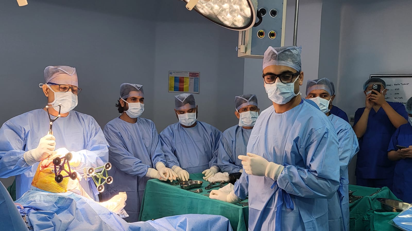 advanced-robotic-knee-replacement-surgery-1